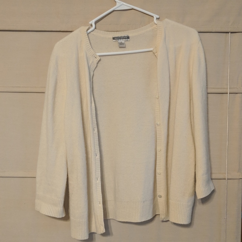 Investments brand 100% Cashmere Ivory Cardigan
